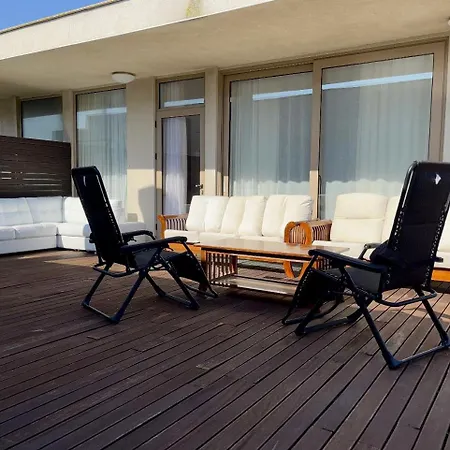 Sea View Penthouse Апартамент