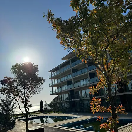 Апартамент Sea View Penthouse *